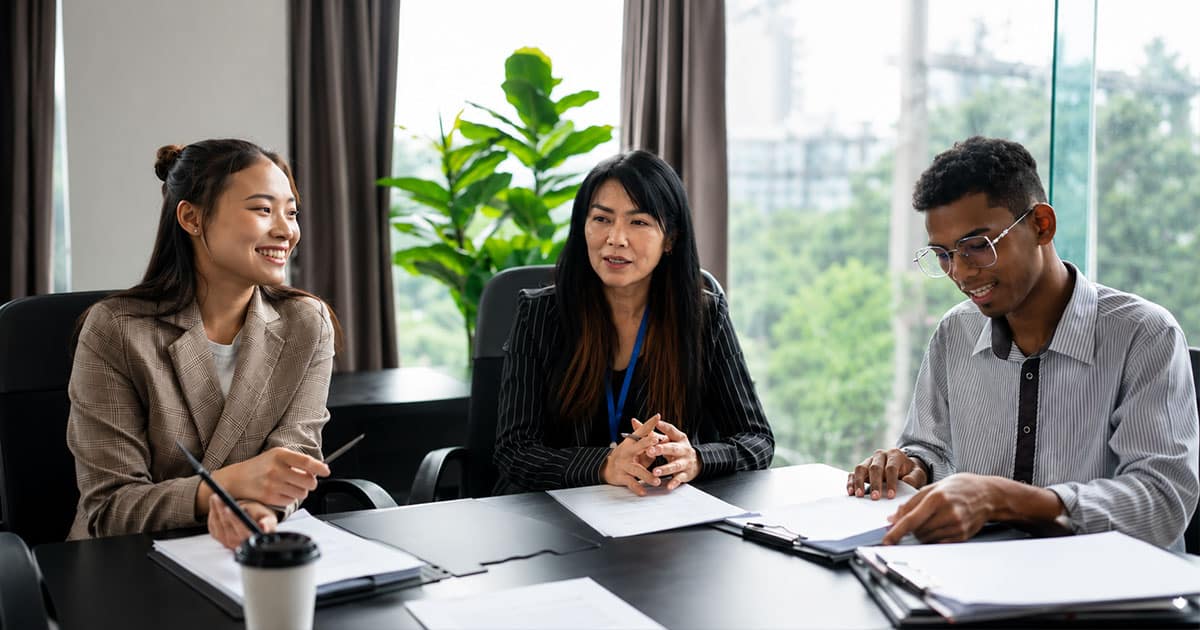 How to Track Deals From Lead to Close